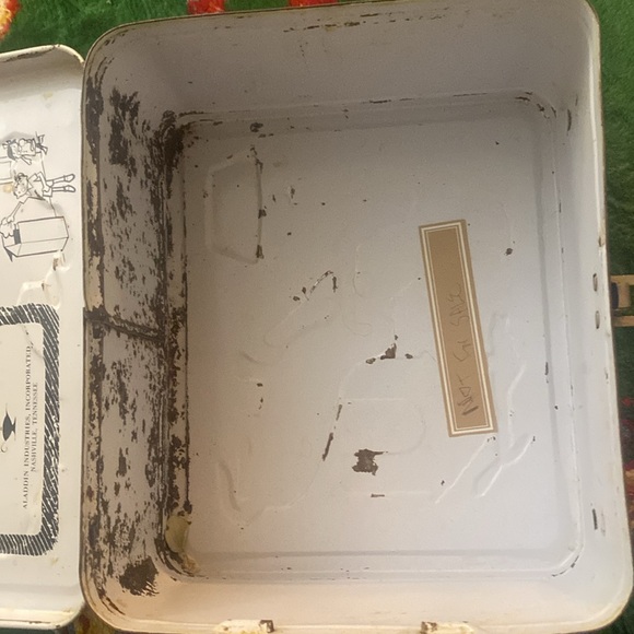 Vintage Junior Miss- metal lunch box- as is - Picture 9 of 11